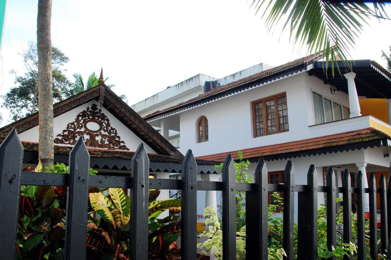 Kovalam Beach Cottage Esterno foto